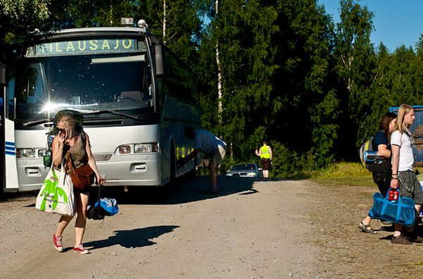 Ensimmäinen esiintyjäjulkistus ja tietoa bussikuljetuksista